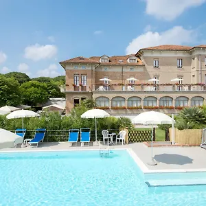 Stefania Hotel