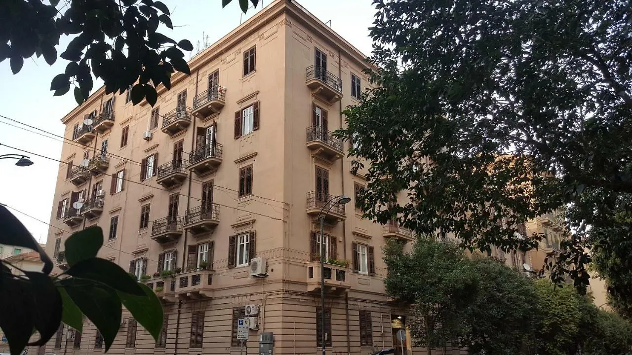 Boheme B&B Al Centro Di Palermo 2*,